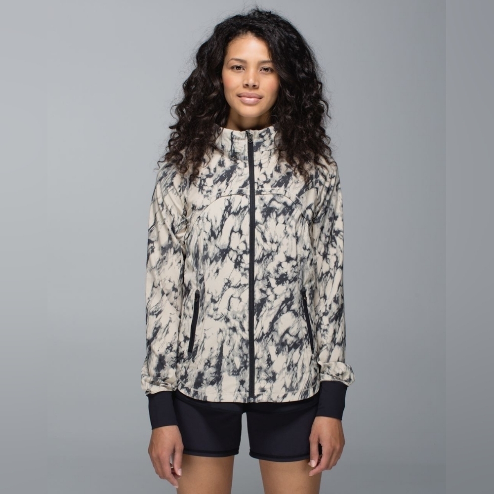 Lululemon Bring Back The Track Jacket Great Granite Black Mojave Tan size 6 EUC